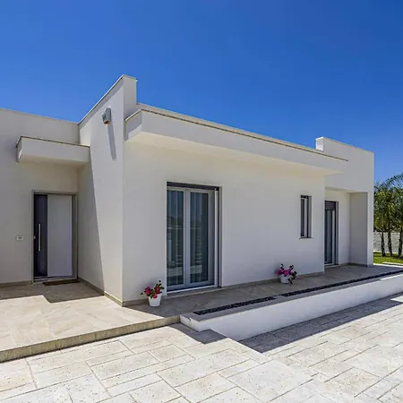 Ares By Plus Villa Santa Maria Del Focallo